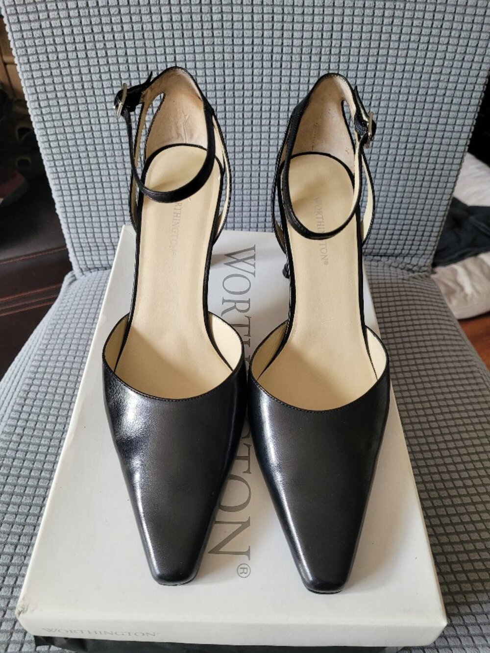 Worthington "Honey" Pointed Toe Ankle Strap Black Leather Heels 8 1/2 M